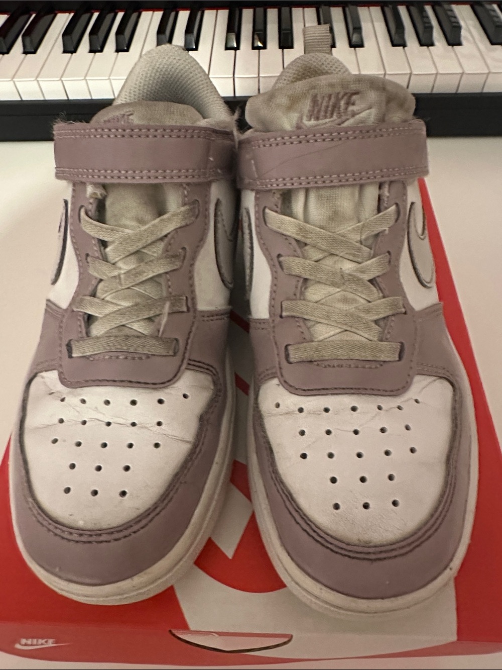 Nike Court Borough Kids Low-Top Sneakers in Mauve and White